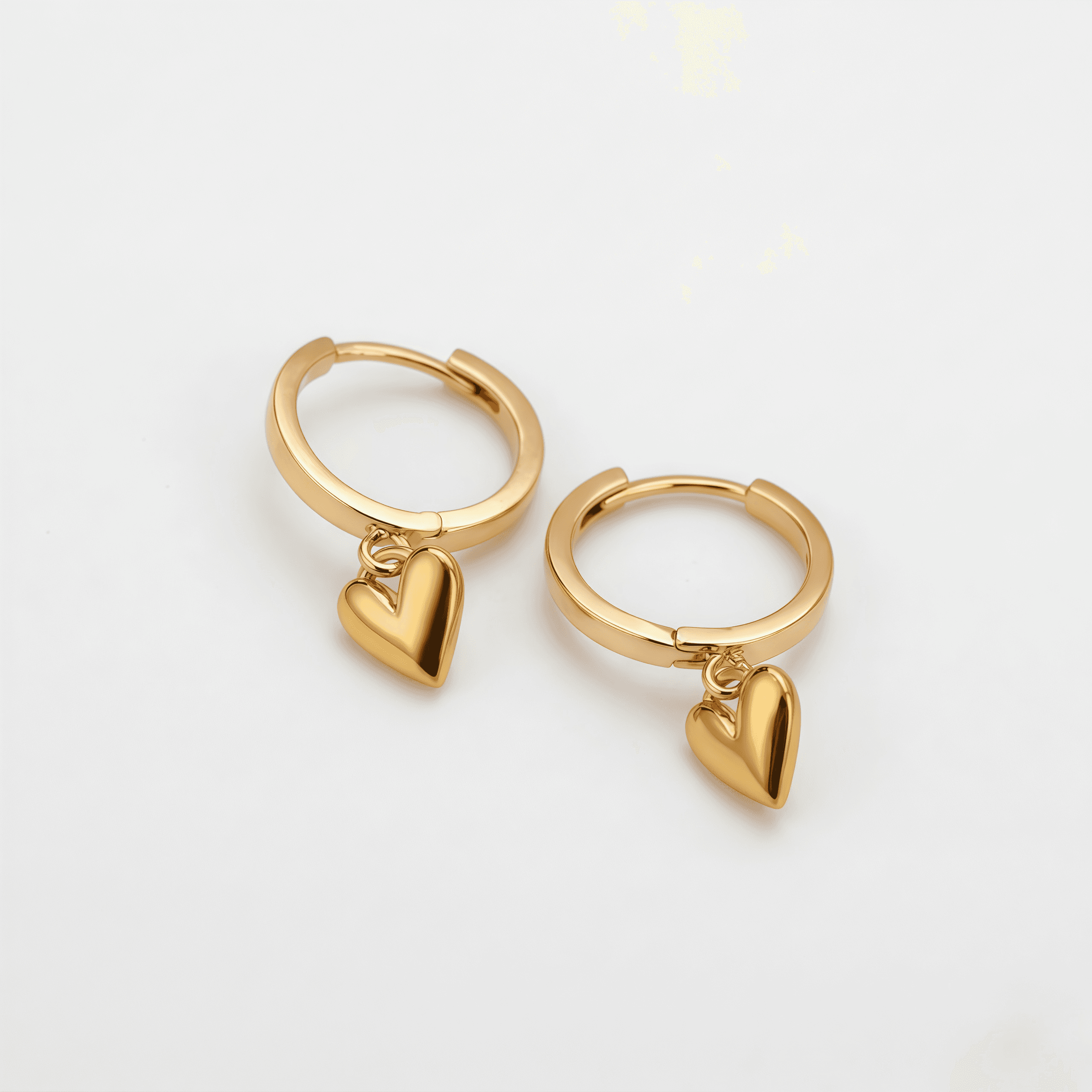 Aretes Argolla Corazón Dorado - Vista 3